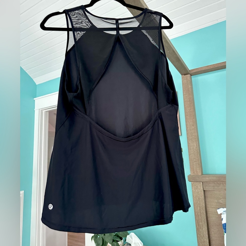 Lululemon Size 10, deep scoop tank